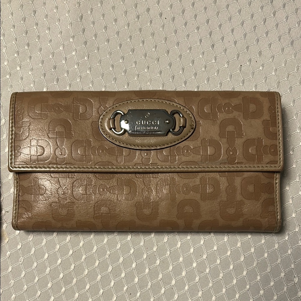 Gucci Tan Leather Wallet Classic Design